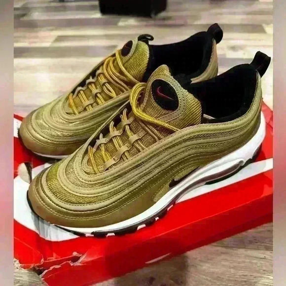 Air Max 97 OG size 8 varsity metallic gold varsity red with box pre owned - Picture 1 of 5
